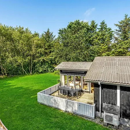 Дом отдыха Three-bedroom In Thyholm