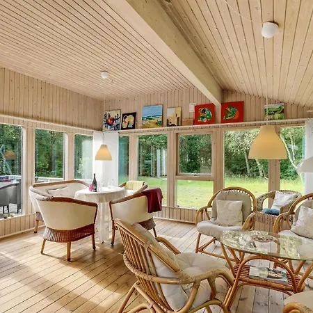 Three-bedroom In Thyholm