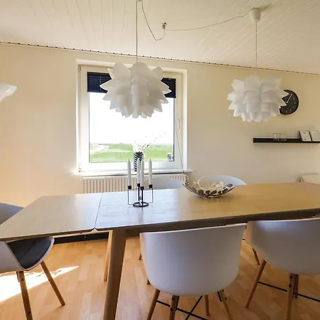 Vakantiehuis Three-bedroom In Thyholm