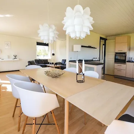 Three-bedroom In Thyholm